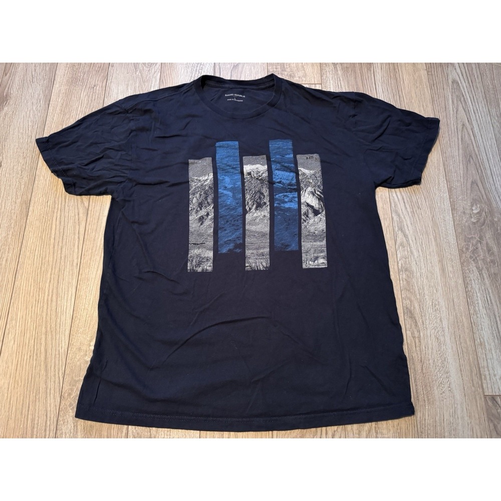 Banana Republic Mens Navy Blue Mountain Graphic T-Shirt L Cotton Short Sleeve‎